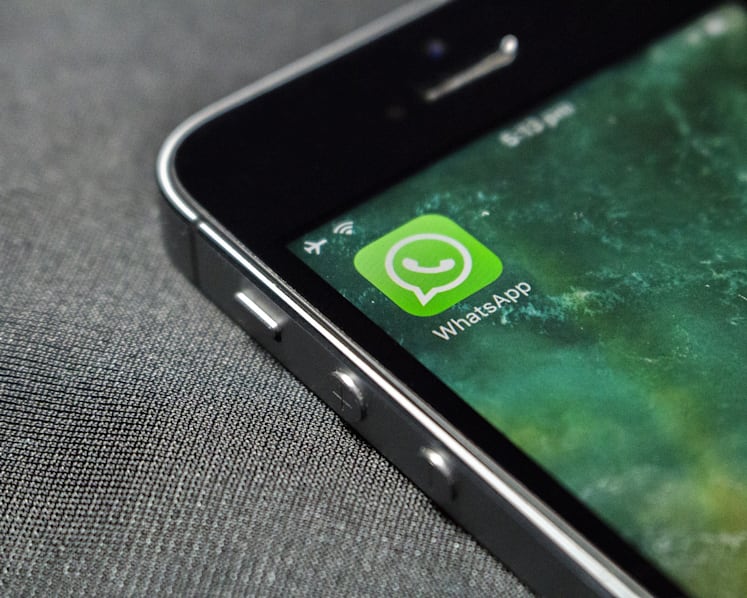 WhatsApp users report issues with sending, receiving images, videos