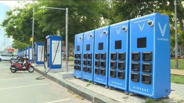 胡志明市拟4月底前设3000个电动摩托换电柜 迄今完成不足两成