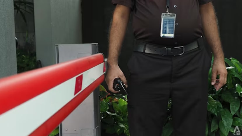 Bayaran lewat, penalti kewangan jejas syarikat keselamatan SG; tingkatkan risiko gaji pekerja tertunggak