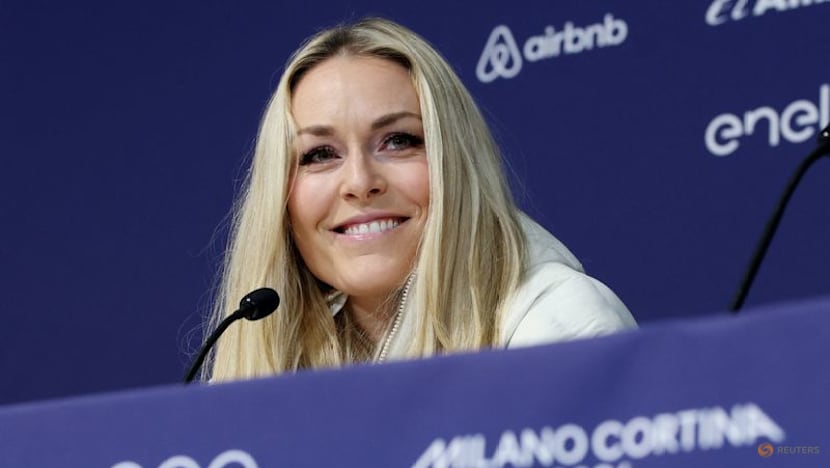 Alpine skiing-Vonn vows to enter Milano Cortina downhill despite ruptured ACL
