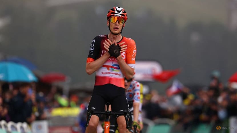 Arensman wins Tour de France 19th stage as Pogacar approaches final triumph