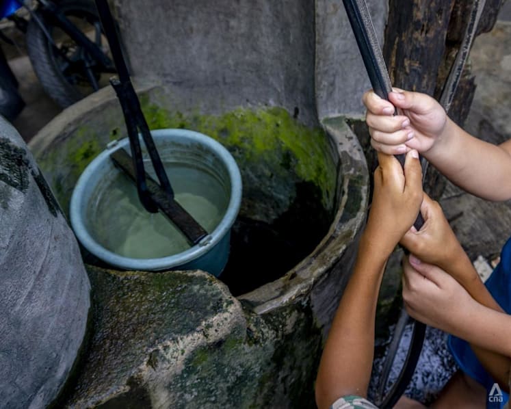 Jakarta people are digging their own wells for water, but this makes the city sink faster