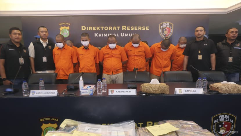 Indonesian police crack down on traffickers who sent 122 people to sell their kidneys in Cambodia Indonesian police crack down on traffickers who sent 122 people to sell their kidneys in Cambodia