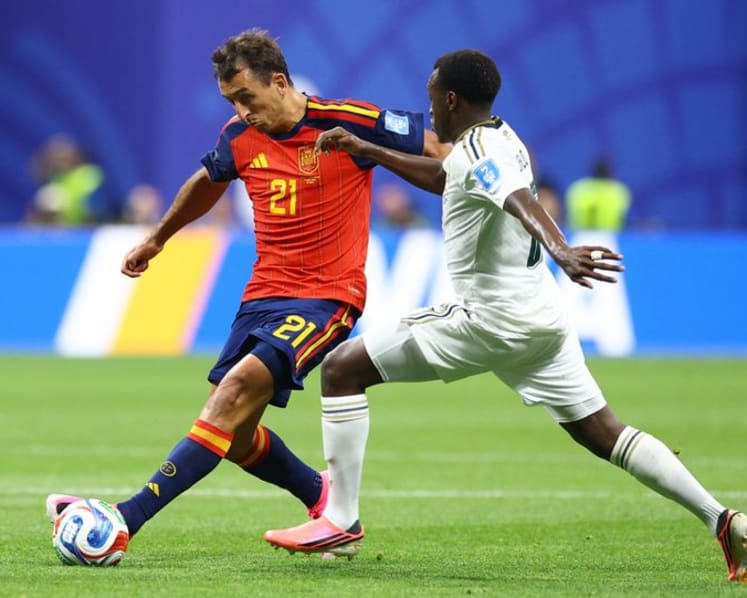 Spain's Oyarzabal shrugs off soreness, hopes Yamal causes more chaos