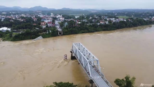超级台风摩羯吹袭越南引发洪水和土崩 死亡人数已增至63人