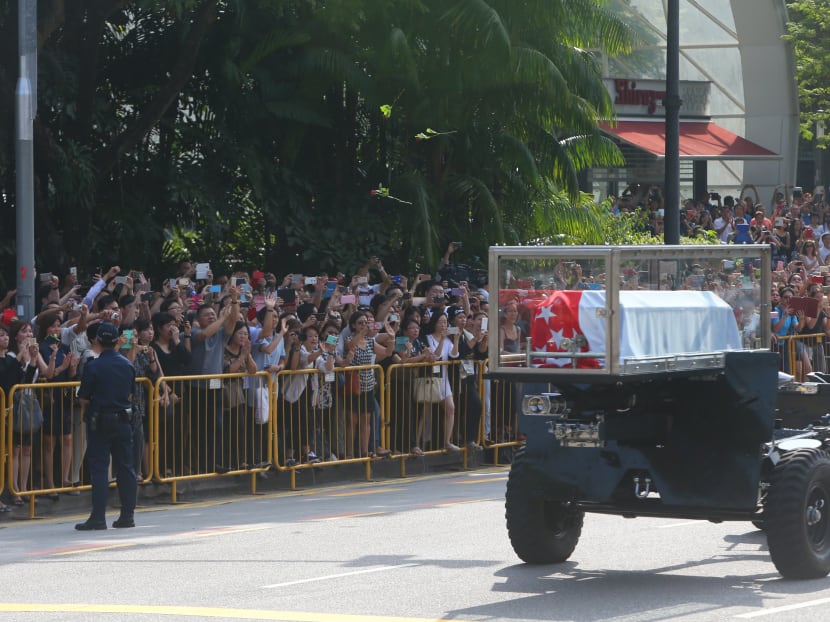 Loyal staff give Mr Lee Kuan Yew final send-off