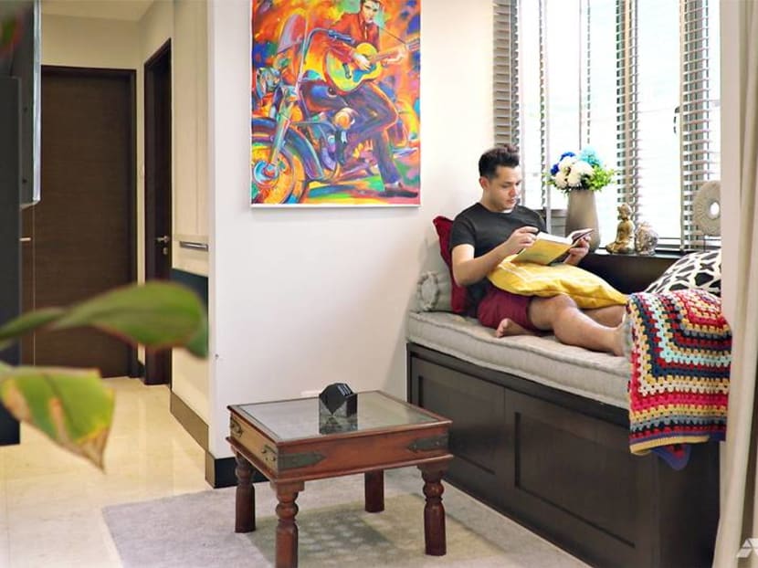 Transforming a 517 sq ft condo into a colourful, cosy home fit for a busy bachelor Transforming a 517 sq ft condo into a colourful, cosy home fit for a busy bachelor