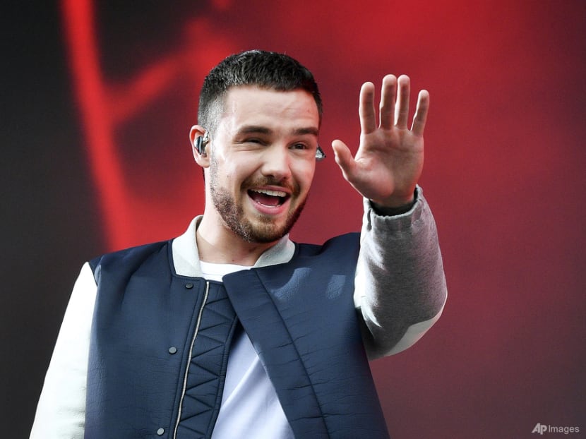 Directioners mourning singer Liam Payne leave tributes in London and other cities Directioners mourning singer Liam Payne leave tributes in London and other cities
