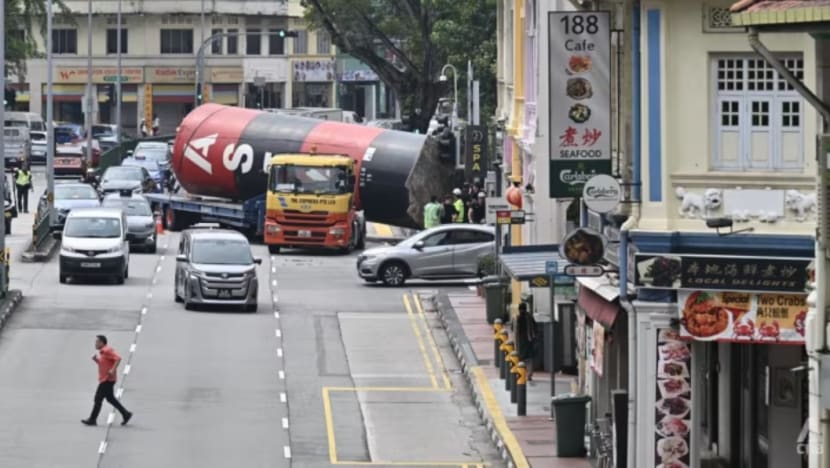 Treler terbabas cetus kesesakan di Balestier Road