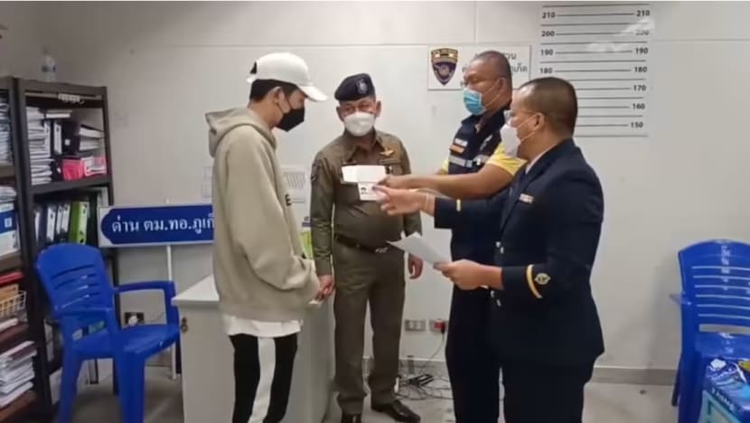 Warga SG disyaki terlibat penipuan  mata wang asing diberkas di Phuket