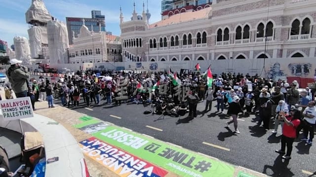 马国“拒绝特朗普”集会聚集200人 集会者要特朗普离开