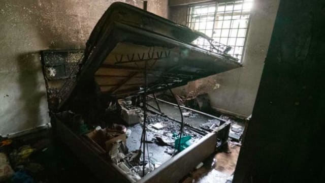 马西岭两童独自在家遇大火 三岁男童肉身护弟