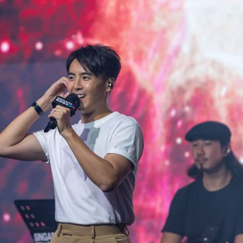 稀缺登场！何维健新加坡见面会，香港歌迷专程飞来力挺！