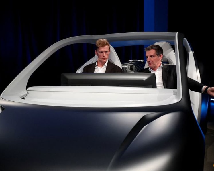 Lucid sees positive cash flow late in decade with affordable model, autonomous offerings  
