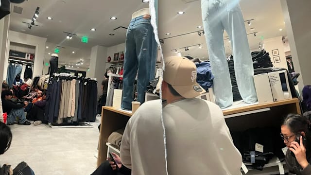 美国加州商场黑五发生枪击案 或与帮派冲突有关