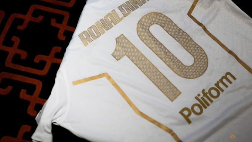 Ronaldinho trades retirement for third-tier Italian dreams at 46