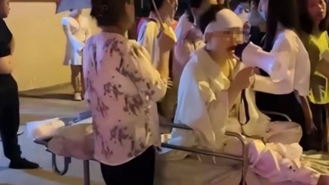 中国孕妇四度求医生剖腹遭拒 婴儿出生全身瘀紫