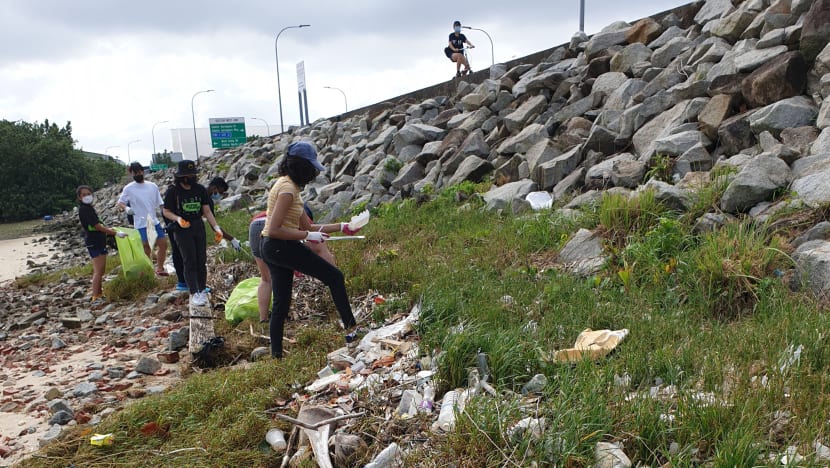 Finding love in a sea of trash: A coastal clean-up for singles brings some love to the Earth