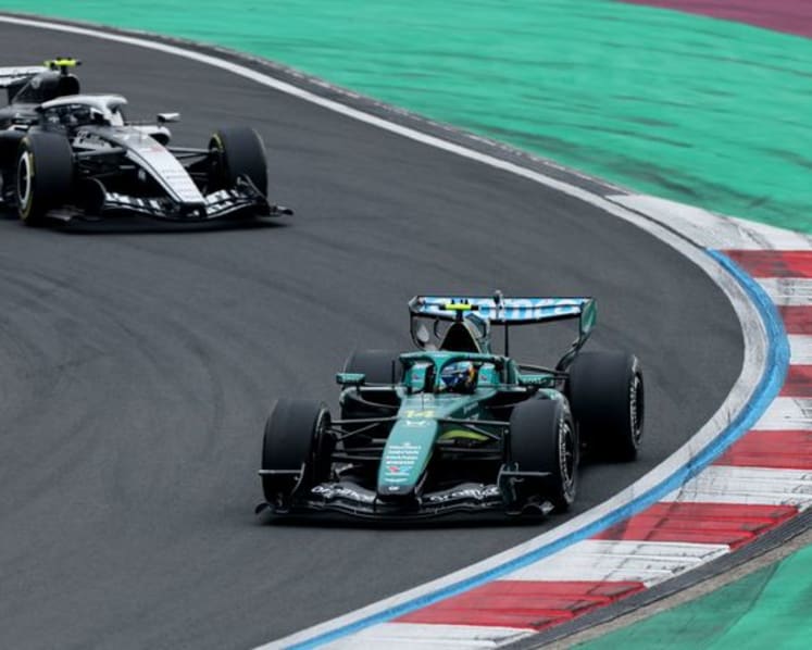 Motor-racing-Alonso 'couldn’t feel hands or feet' during Chinese Grand Prix