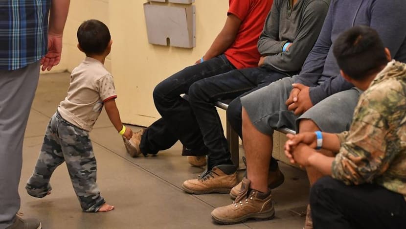 Appeals court allows US to expel children alone at border 