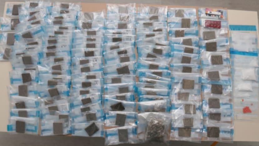 ஏழு கிலோ கஞ்சா பறிமுதல் - சிங்கப்பூர்ப் பெண் கைது