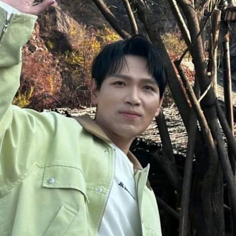 占用公共空间、破坏公物、随地便溺，杨宗纬全家被投诉是“恶邻”！