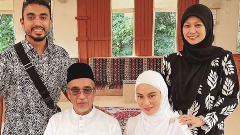 Sabri Yunus & Angeline Tan kini bergelar suami isteri
