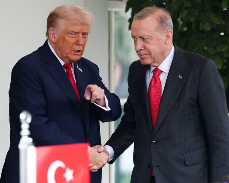 Trump signals possible lifting of sanctions on Türkiye in talks with Erdogan, presses Ankara to halt Russian oil purchases