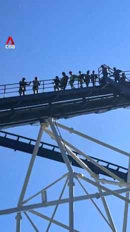 Power outage at Texas Six Flags amusement park forces people to climb down rides