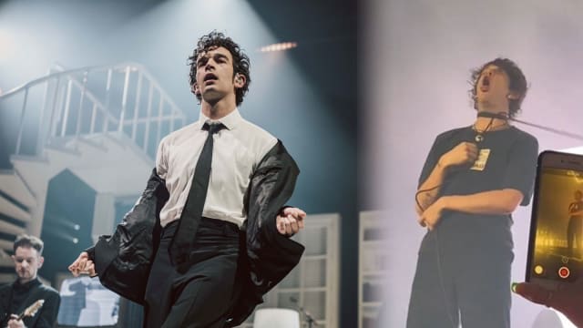 The 1975 Matty Healy耍帅甩麦　电线勒颈险窒息
