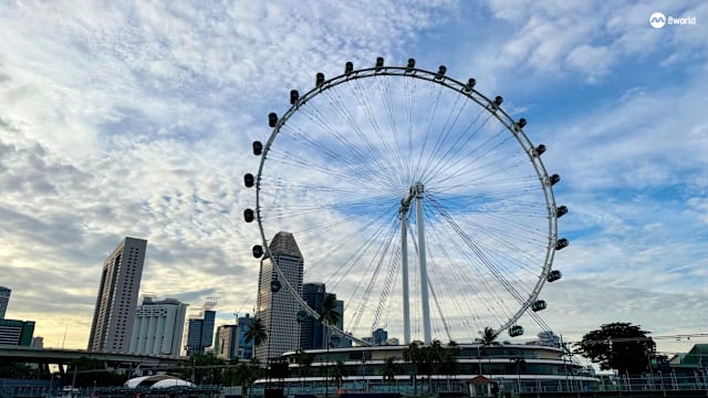 新加坡摩天观景轮出现技术问题暂停运行