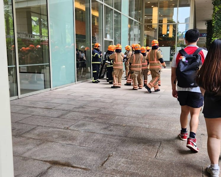 Fire breaks out at HDB Hub
