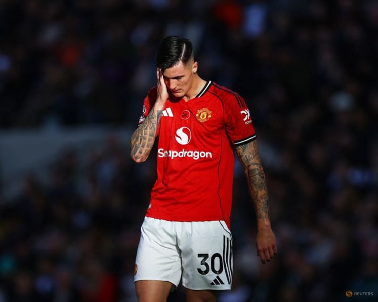 Man United's Sesko to miss Slovenia's World Cup qualifying games with knee injury