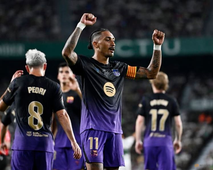 Barcelona launch LaLiga title defence with five-star Elche demolition
