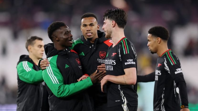 Arsenal thump West Ham to go second, Kluivert bags penalty hat-trick for Bournemouth Arsenal thump West Ham to go second, Kluivert bags penalty hat-trick for Bournemouth
