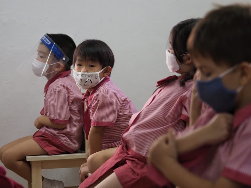 Safety rules here to control the spread of Covid-19 allow for greater flexibility on mask use for young children, and permit children aged 12 and below to use a face shield in place of a mask. Safety rules here to control the spread of Covid-19 allow for greater flexibility on mask use for young children, and permit children aged 12 and below to use a face shield in place of a mask.