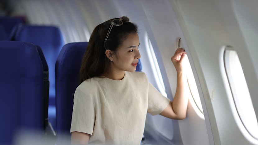 Benci naik pesawat? Ini cara menyiasati kursi sempit dan turbulensi saat terbang