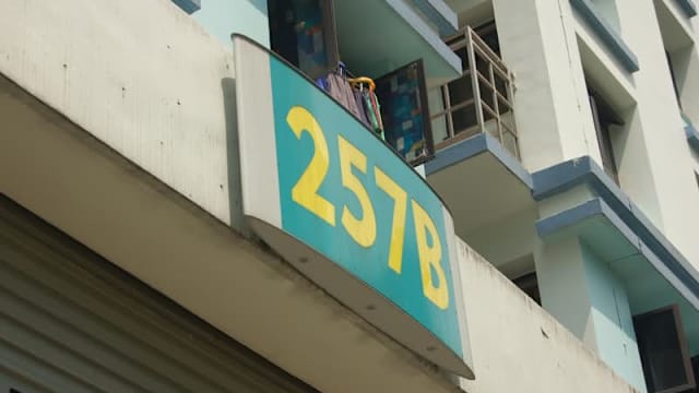垃圾槽旁物品起火引发火患 盛港组屋一人送院