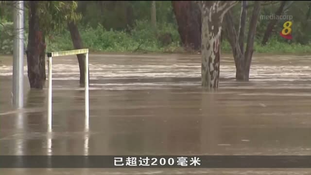 澳洲东海岸遭暴风雨袭击