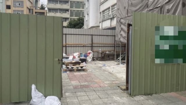 电梯施工中突启动 台男目睹妻子脸变形爆血惨死