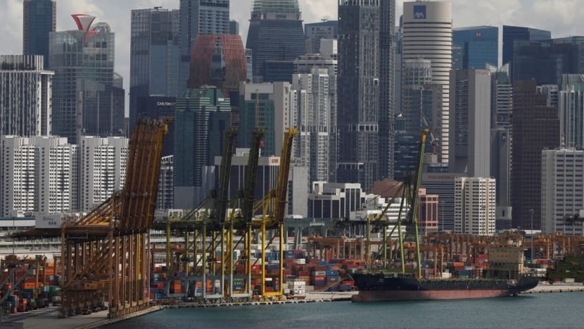 Singapore's exports fall 4.9% in November