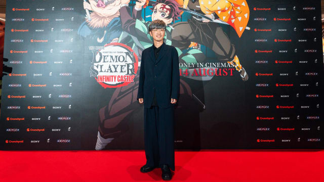 亮相“Demon Slayer”狮城首映礼红毯，“水柱”声优樱井孝宏萌喊“Huat啊”！