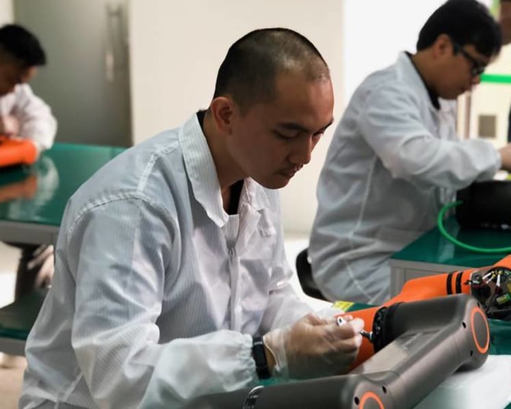 Singapore’s manufacturing output slows for second month in July