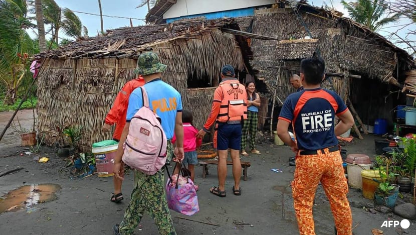 Philippines braces for typhoon Man-yi as Usagi weakens Philippines braces for typhoon Man-yi as Usagi weakens