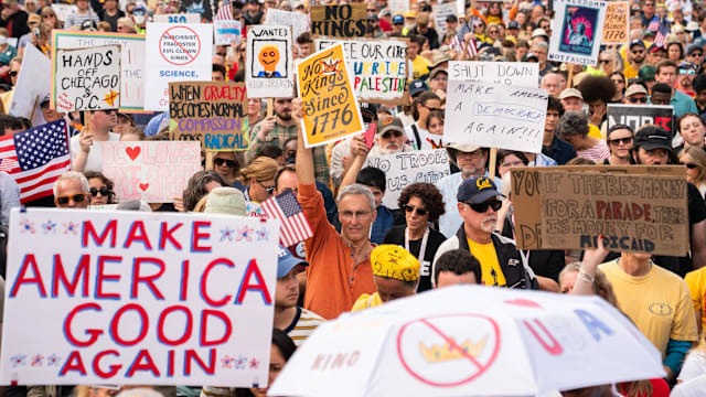 美国各地再爆反特朗普示威 抗议其强硬政策