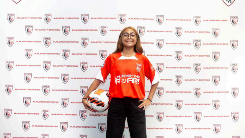Nur Ain Salleh terima Biasiswa Bola Sepak Luar Negara Unleash the Roar!; wakili kelab sepanyol