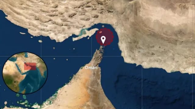 三船只霍尔木兹海峡遭不明投射物袭击