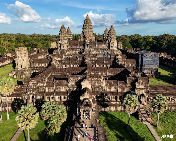 3 killed in lightning strike at Cambodia's Angkor Wat UNESCO site