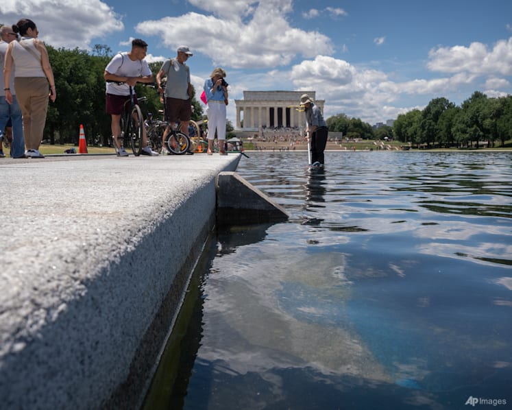 Trump, blaming alleged vandals, says Washington Reflecting Pool needs repairs