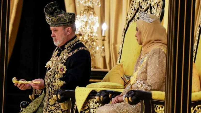 Sultan Ibrahim selamat ditabal sebagai Yang di-Pertuan Agong ke-17 dalam suasana penuh istiadat